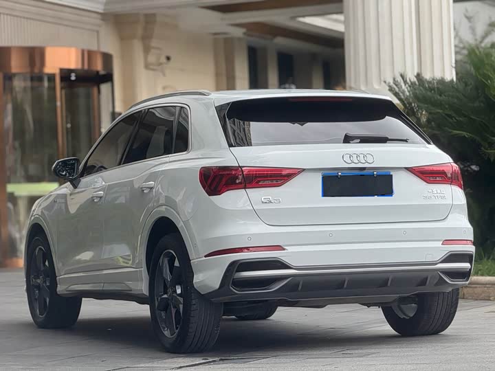 Фото 9 - Audi Q3