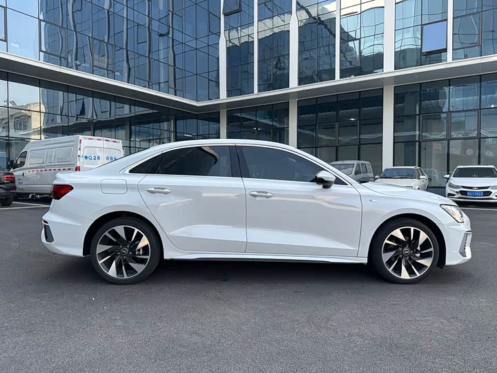 Фото 11 - Audi A3