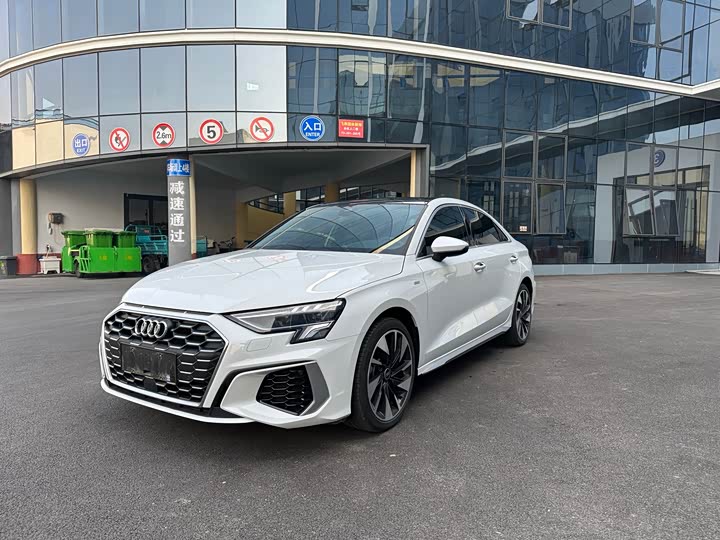 Фото 2 - Audi A3