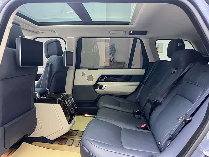 Фото 11 - Land Rover Range Rover