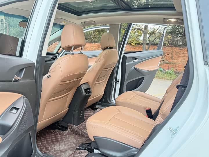 Фото 8 - Buick GL6