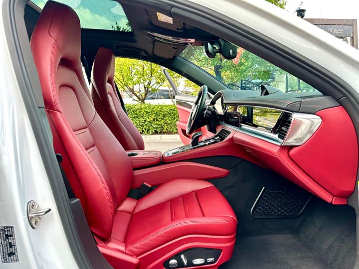 Фото 14 - Porsche Panamera