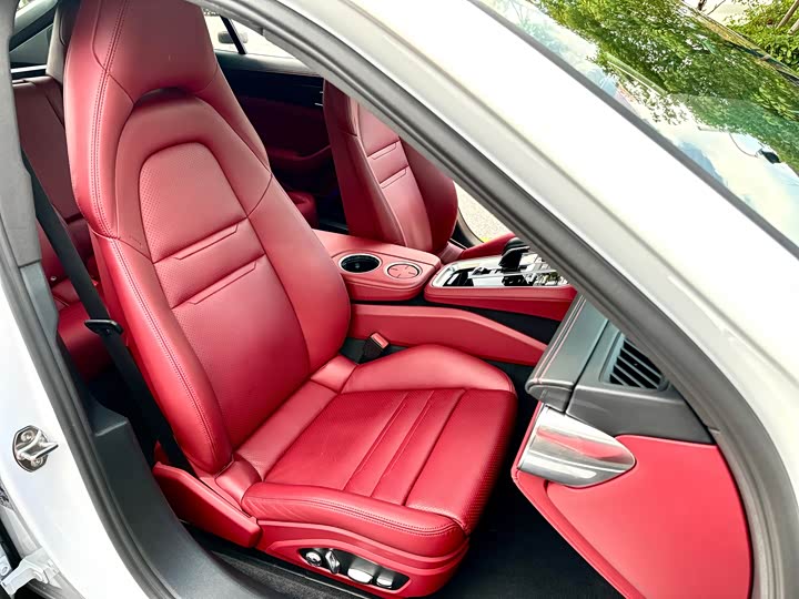 Фото 15 - Porsche Panamera