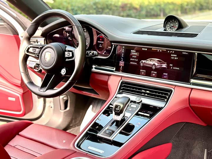 Фото 16 - Porsche Panamera