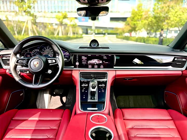 Фото 19 - Porsche Panamera