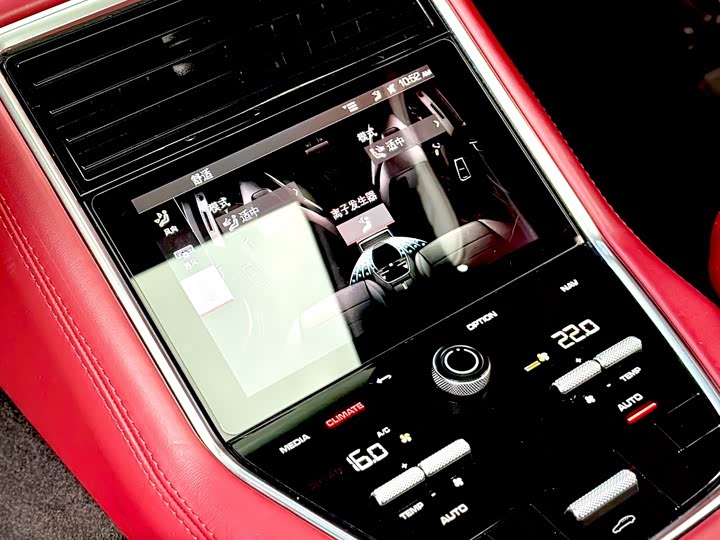 Фото 22 - Porsche Panamera