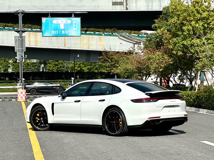 Фото 6 - Porsche Panamera