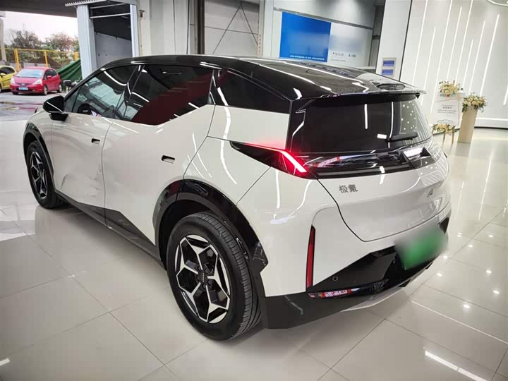 Фото 5 - Zeekr X