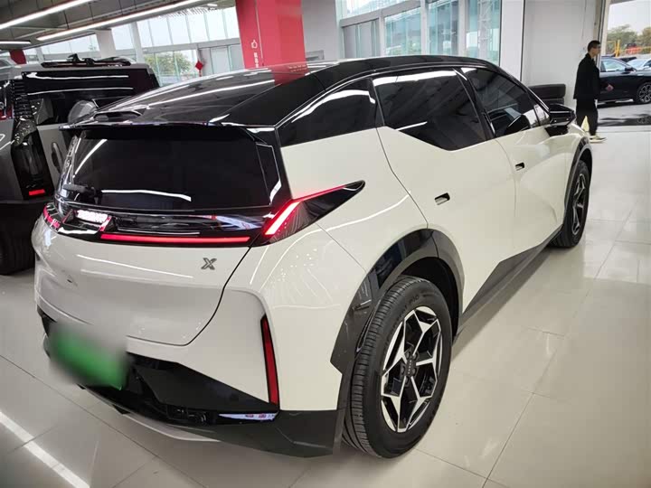 Фото 7 - Zeekr X