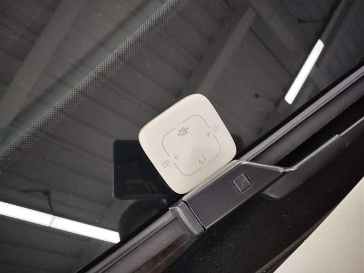 Фото 9 - Zeekr X