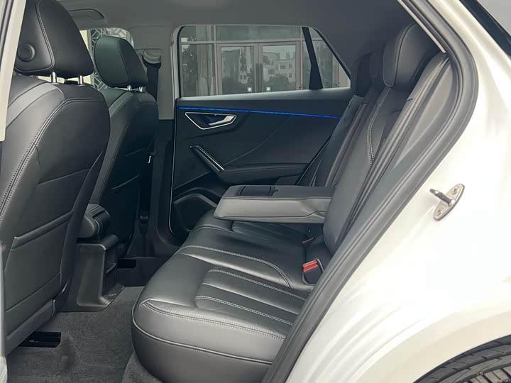 Фото 13 - Audi Q2L