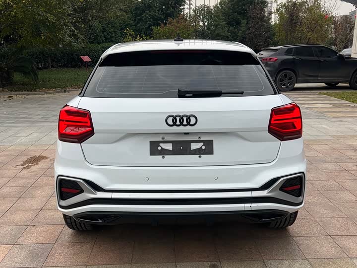 Фото 16 - Audi Q2L