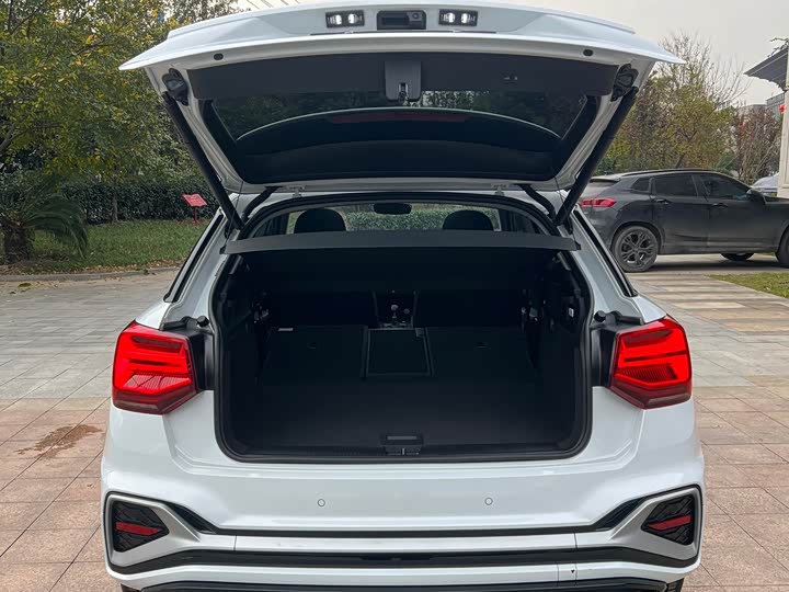 Фото 17 - Audi Q2L