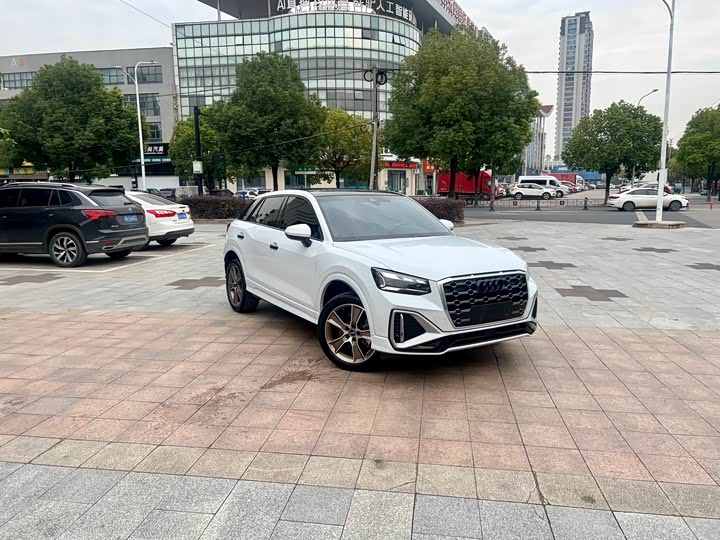 Фото 3 - Audi Q2L