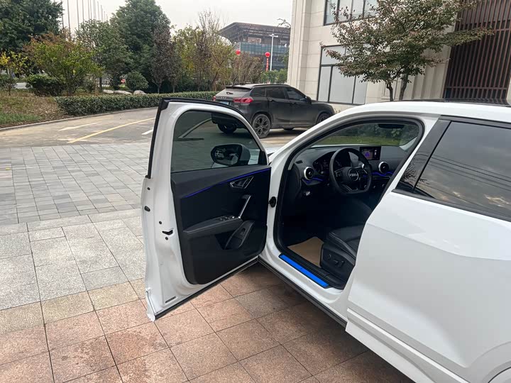 Фото 5 - Audi Q2L