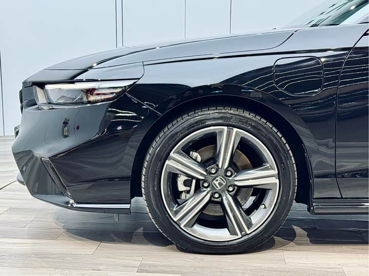 Фото 26 - Honda Inspire Hybrid