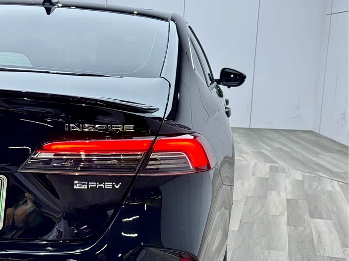 Фото 27 - Honda Inspire Hybrid