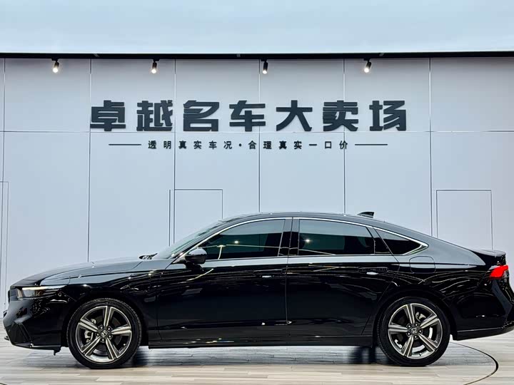 Фото 4 - Honda Inspire Hybrid