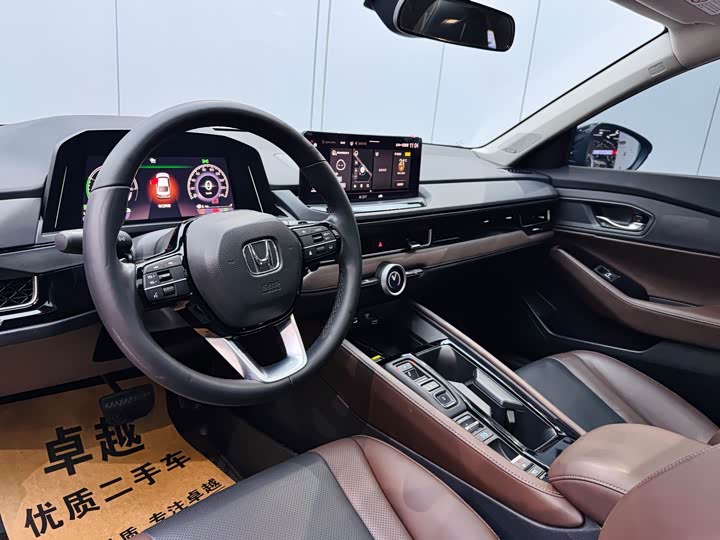 Фото 8 - Honda Inspire Hybrid