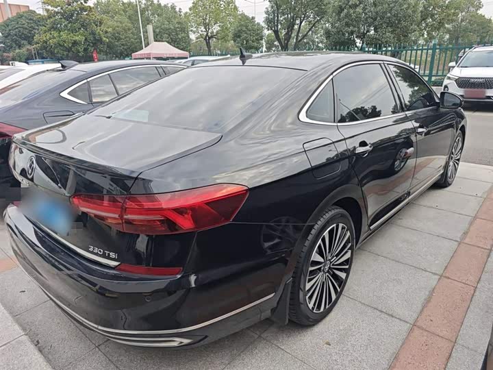 Фото 7 - Volkswagen Passat