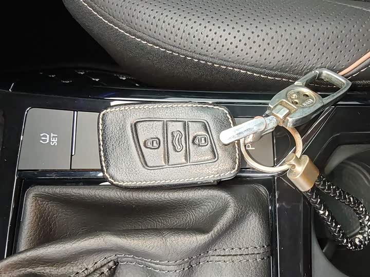 Фото 9 - Volkswagen Passat