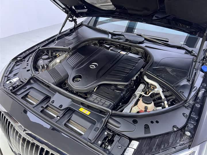 Фото 30 - Mercedes-Benz S-Class