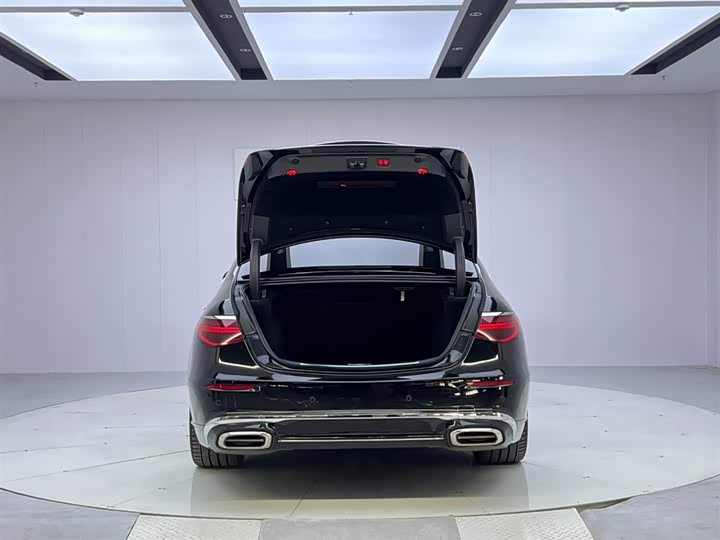 Фото 9 - Mercedes-Benz S-Class