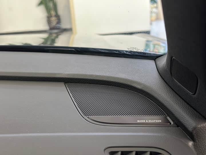 Фото 9 - Audi Q5L