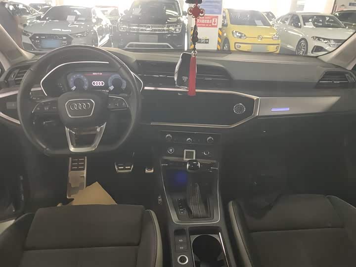 Фото 10 - Audi Q3