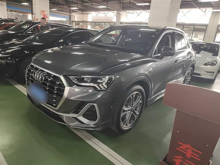 Фото 2 - Audi Q3