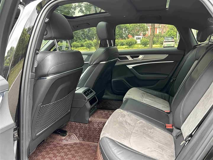 Фото 9 - Audi A6L