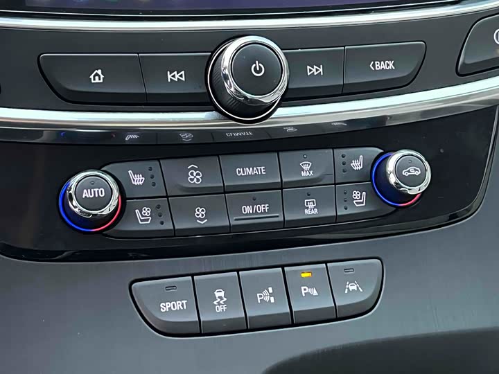 Фото 12 - Buick LaCrosse