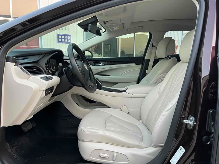 Фото 6 - Buick LaCrosse