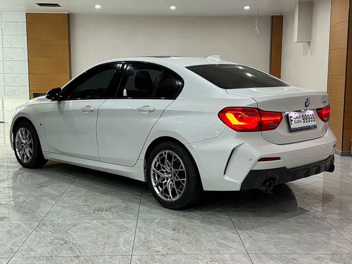 Фото 4 - BMW 1 Series