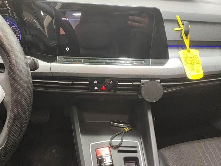 Фото 13 - Volkswagen Golf