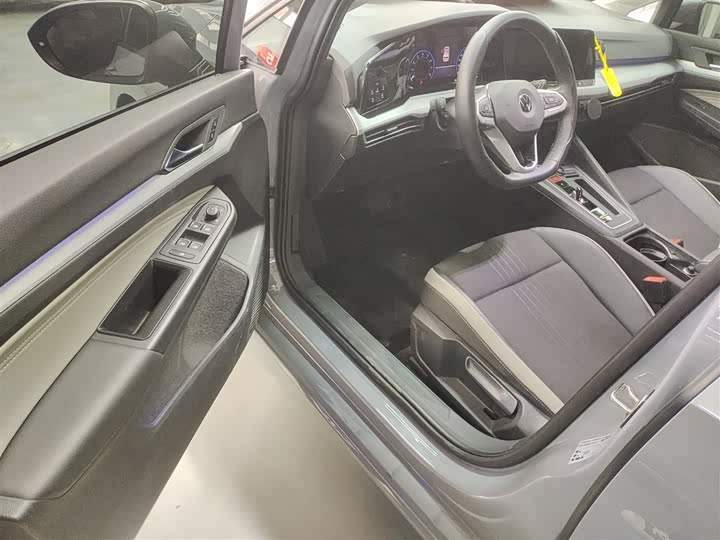 Фото 16 - Volkswagen Golf