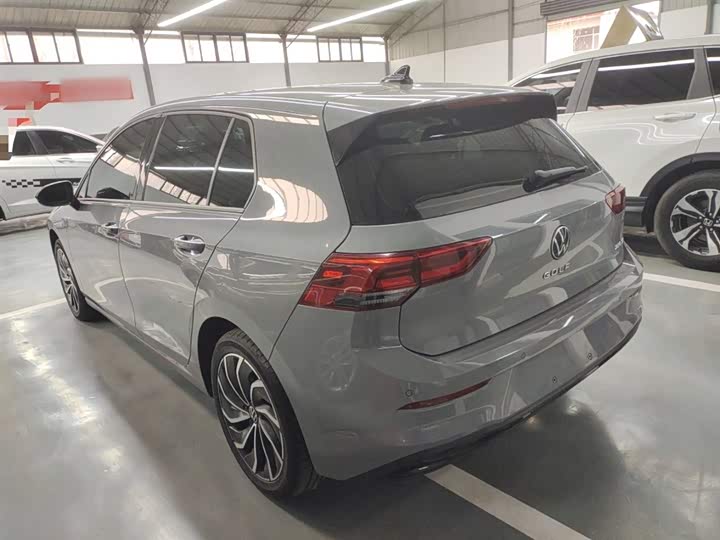 Фото 5 - Volkswagen Golf