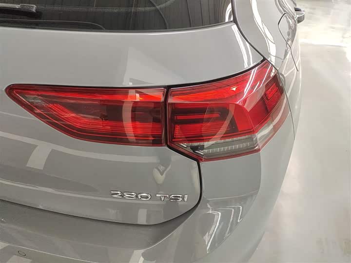 Фото 8 - Volkswagen Golf