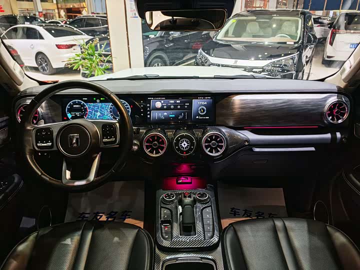 Фото 7 - Tank 300