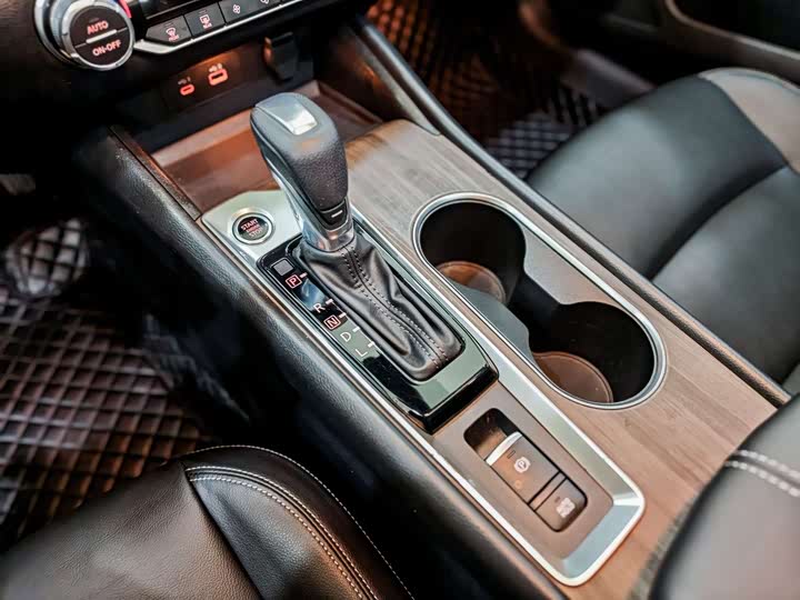 Фото 13 - Nissan Teana