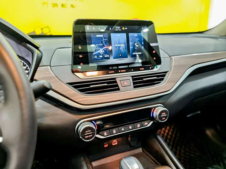 Фото 14 - Nissan Teana