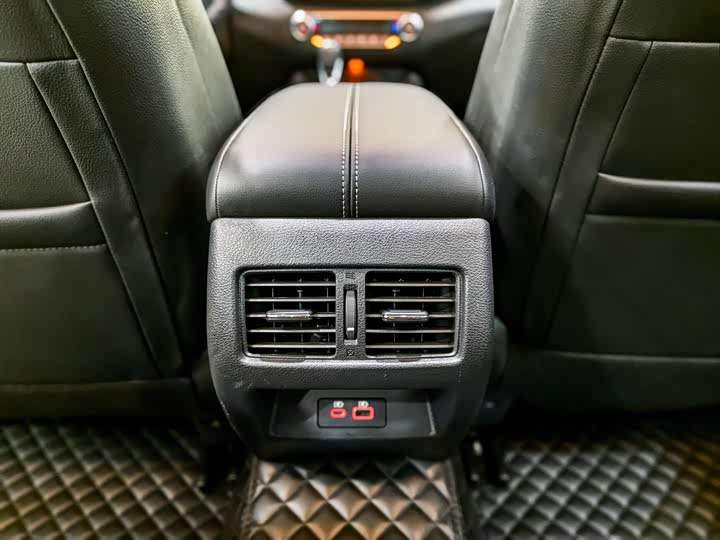 Фото 19 - Nissan Teana