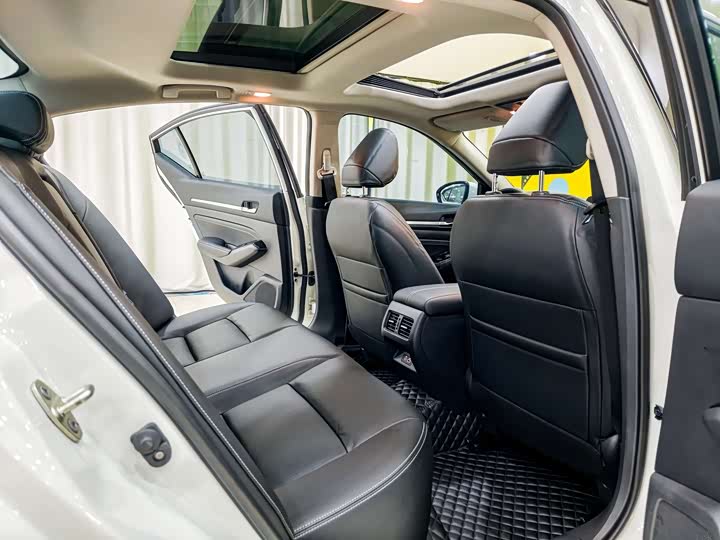 Фото 20 - Nissan Teana