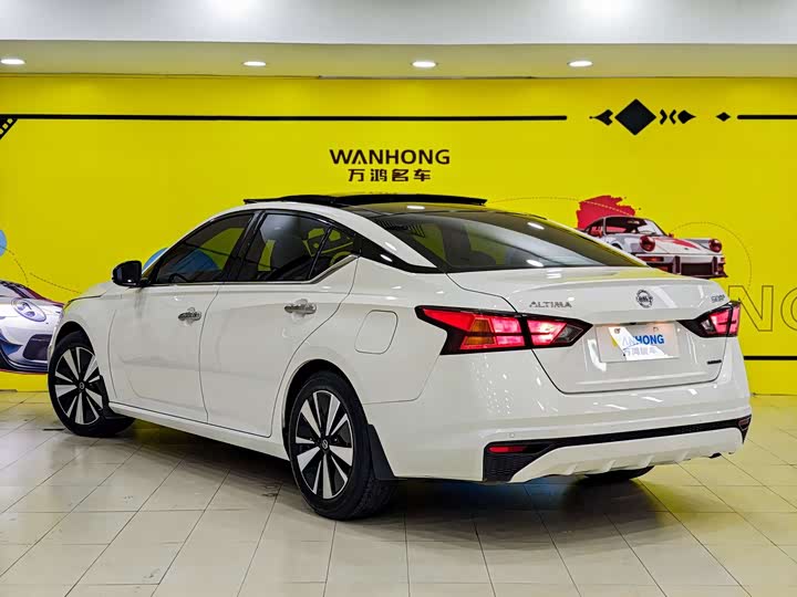 Фото 9 - Nissan Teana