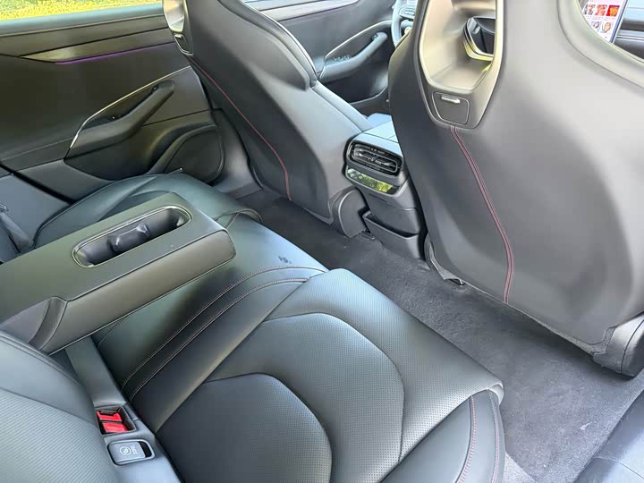 Фото 28 - Xiaomi SU7