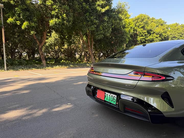 Фото 32 - Xiaomi SU7