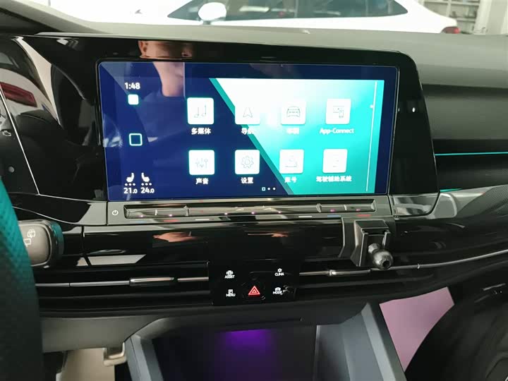 Фото 13 - Volkswagen Golf