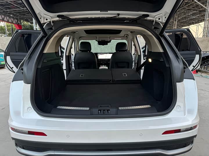 Фото 14 - Lincoln Corsair