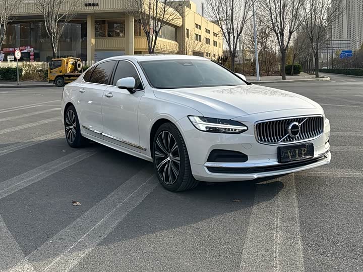 Фото 3 - Volvo S90