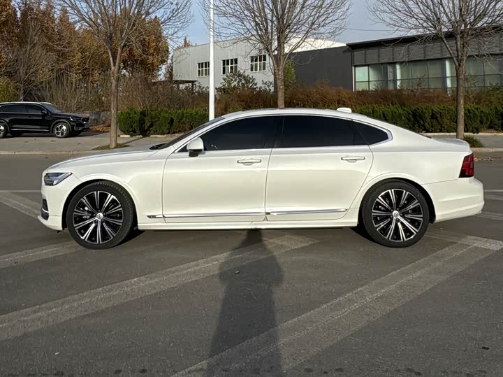 Фото 4 - Volvo S90